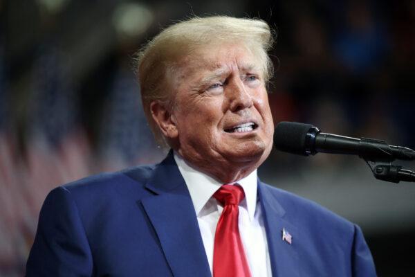  Former President Donald Trump speaks to supporters at a rally to support local candidates at the Mohegan Sun Arena in Wilkes-Barre, Pa., on Sept. 3, 2022. (Spencer Platt/Getty Images)