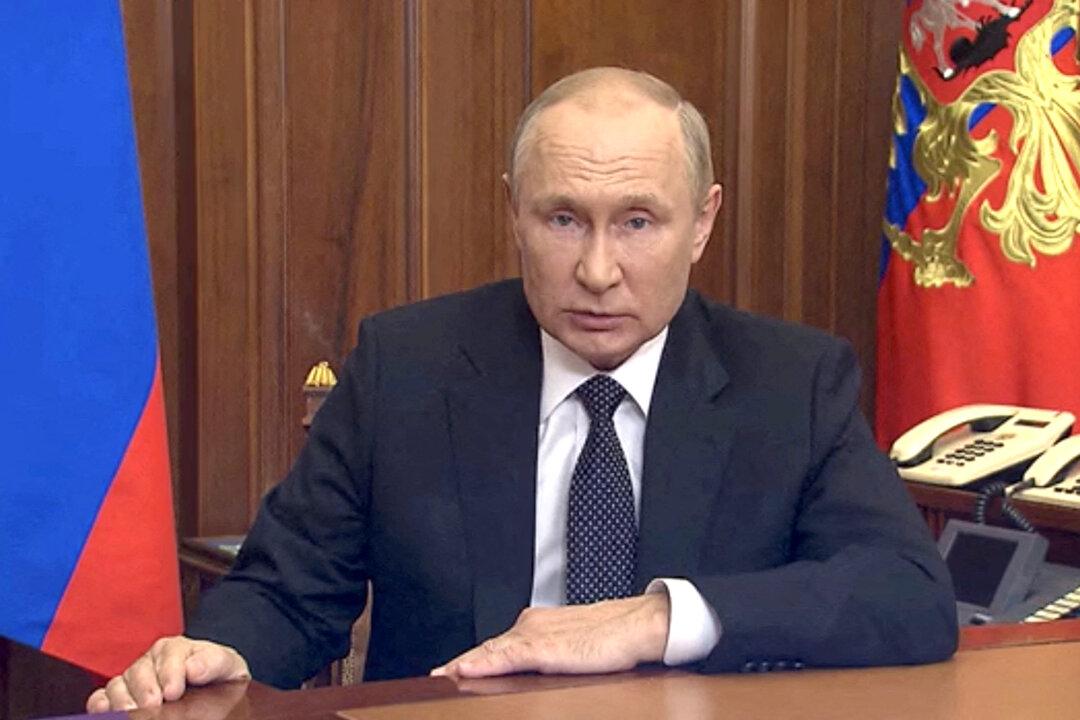 Putin Mobilizes More Troops, Hints at Nuclear Weapon Use in Conflict Over Ukraine