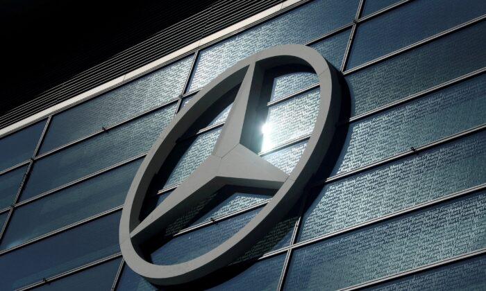 Mercedes-Benz to Sell Shares in Russian Subsidiaries to Local Investor, as Foreign Automakers Pull Out