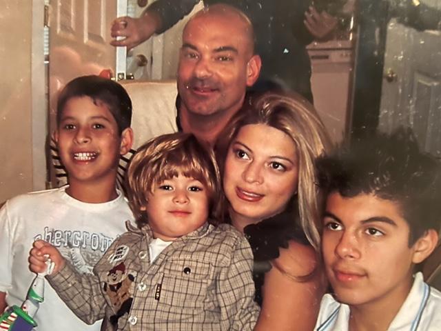 Tom Laresca (back), with sons Jesse (L) and Thomas (2nd L), wife Caterina (2nd R), and son Joey at Tom's mother's house in Staten Island, N.Y., in 2006. (Courtesy of Tom Laresca)