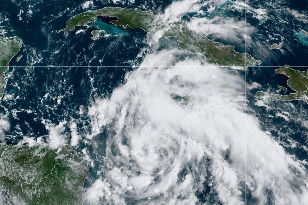 Tropical Storm Ian Strengthens as It Heads to Cuba, Florida