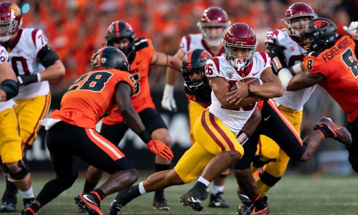 No. 7 Southern Cal Ekes out 17–14 Win Over Oregon St.