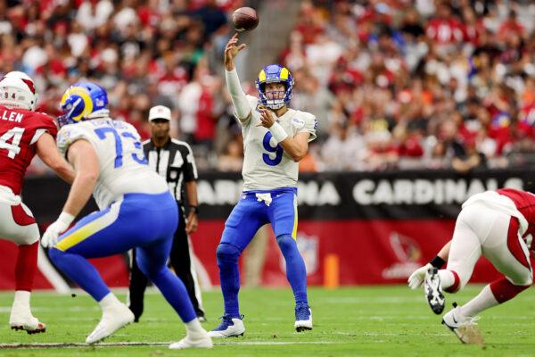 Matthew Stafford (9) of the Los Angeles Rams throws a pass during the first quarter against the Arizona Cardinals at State Farm Stadium in Glendale, Ariz., on Sept. 25, 2022. (Christian Petersen/Getty Images)