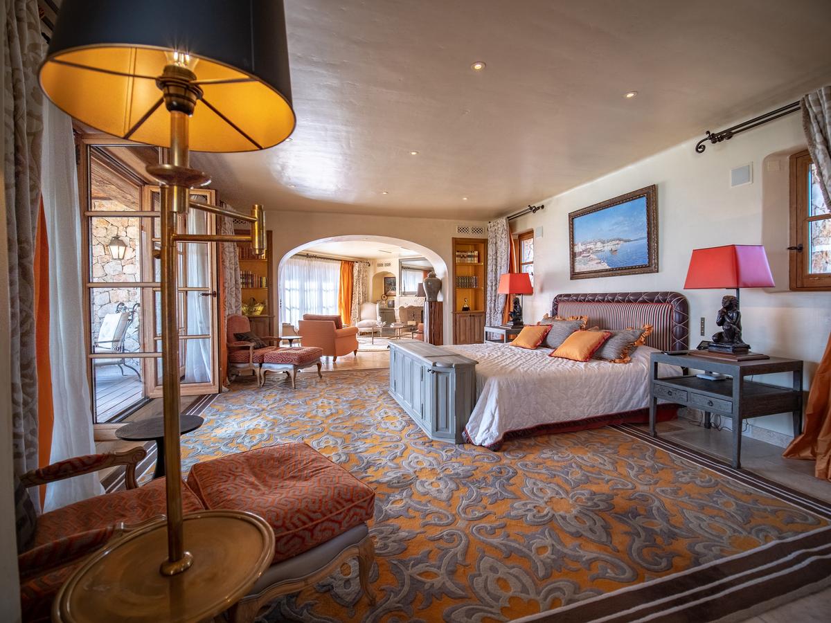 The master suite is an elegant and tasteful sanctuary. All of the main house’s bedrooms enjoy similar ensuite features. (Courtesy of the property owners & Carlton International)