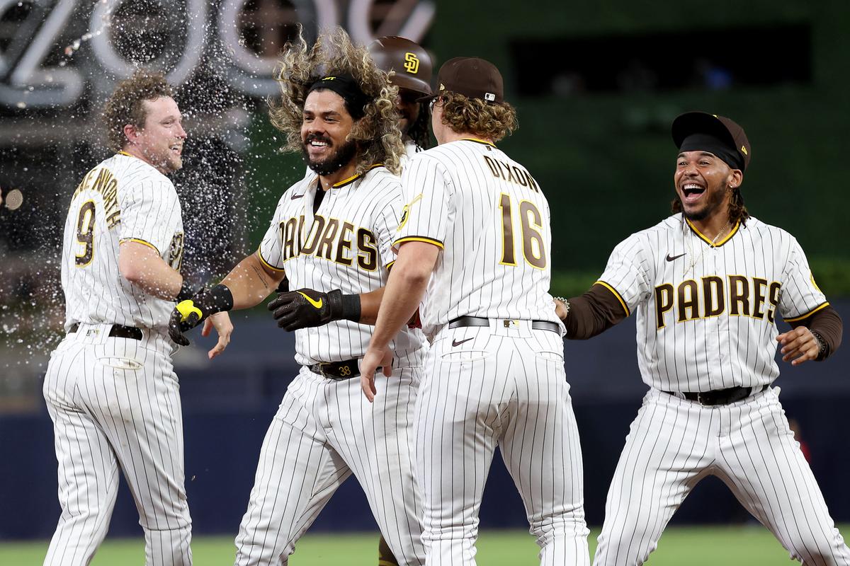 Padres Beat Dodgers 4–3 in 10 to Reduce Magic Number to 4