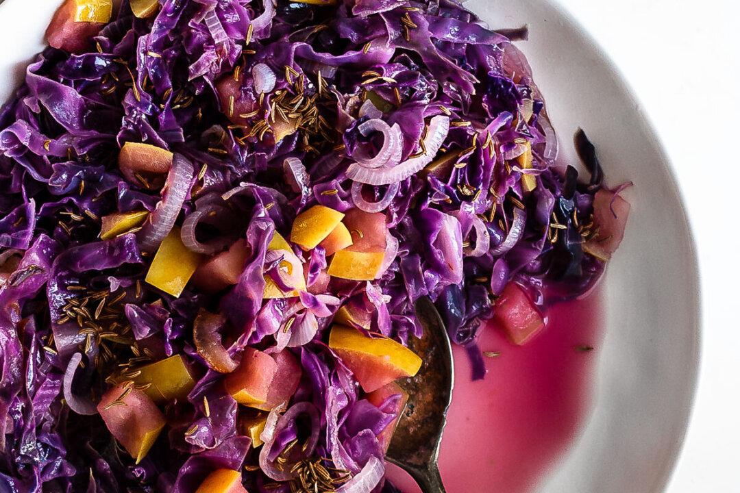 Cider-Braised Cabbage and Apples