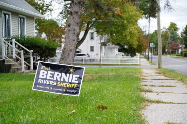 A lawn sign supporting Bernie Rivers sits along Lake Avenue in Middletown, N.Y., on Sept. 26, 2022. (Cara Ding/The Epoch Times)