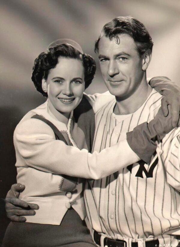 Gary Cooper and Teresa Wright, in a promotional ad, play the roles of Gehrig and his wife, Eleanor Twitchell Gehrig, for the 1942 film “The Pride of the Yankees.” (Public domain)