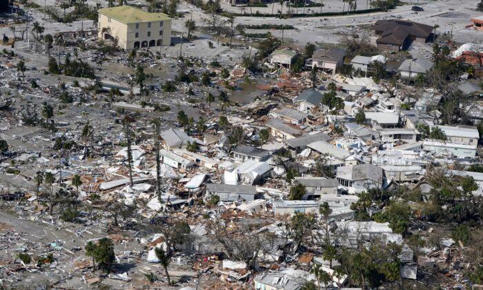 Hurricane Ian Does ‘Biblical’ Damage to Southwest Florida as 1st Death Confirmed