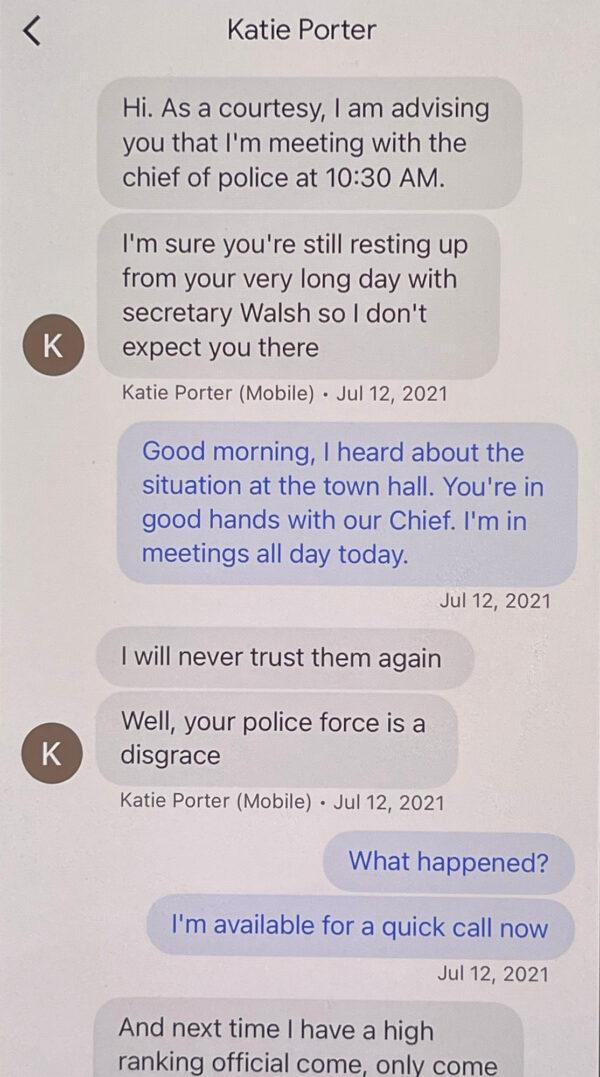 A screenshot of text messages between Rep. Katie Porter (D-Calif.) and Irvine Mayor Farrah Khan where the congresswoman called the city's police department a "disgrace." (The Epoch Times)