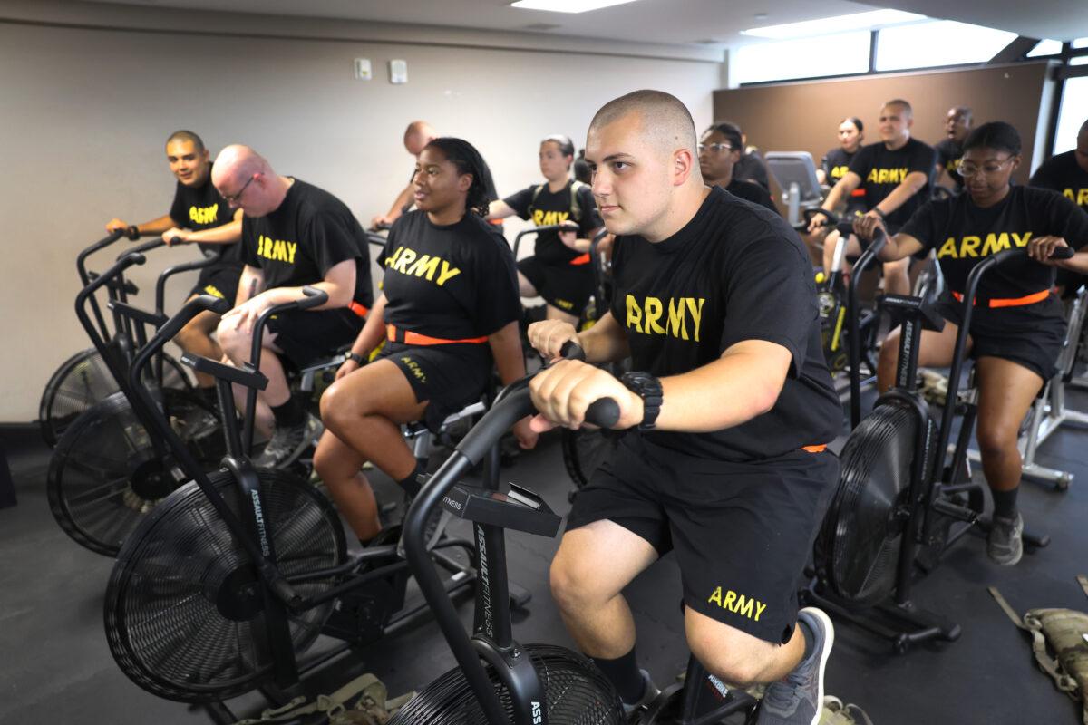 U.S. Army trainees exercise in a course aimed at preparing potential enlistees who don't meet fitness or test standards, at Fort Jackson in Columbia, S.C., on Sept. 28, 2022. (Scott Olson/Getty Images)