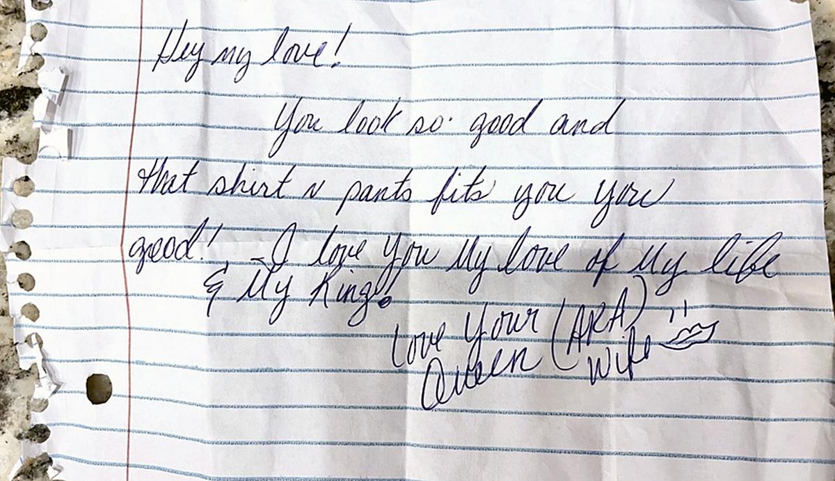 Angel Harrelson's love note to her husband, Ken, caused a stir in U.S. District Court in Washington on Sept. 27, 2022. (Steve Baker/Special to The Epoch Times)