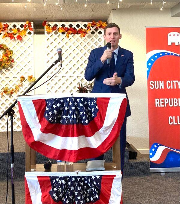 U.S. Senate candidate Blake Masters (R-Ariz) addresses a large Republican gathering in Sun City, Ariz., on Oct. 1, 2022. (Allan Stein/The Epoch Times)