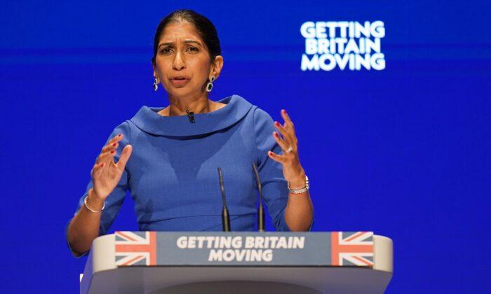 UK’s Braverman Pledges ‘Whatever It Takes’ to Stop Illegal Immigration