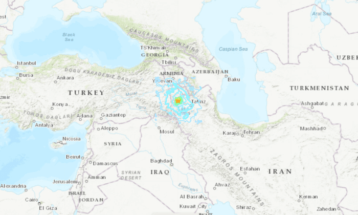 Moderate Earthquake Injures 580 People in Northwest Iran