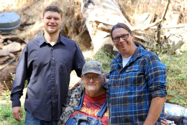 Nate, Terry, and Nick Prebalick in Jamestown, Calif., on Sept. 19, 2022. (Cynthia Cai/NTD)