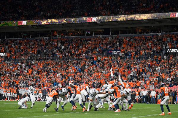 Chase McLaughlin (7) of the Indianapolis Colts kicks a field goal during a game against the Denver Broncos at Empower Field At Mile High in Denver, on Oct. 6, 2022. (Dustin Bradford/Getty Images)