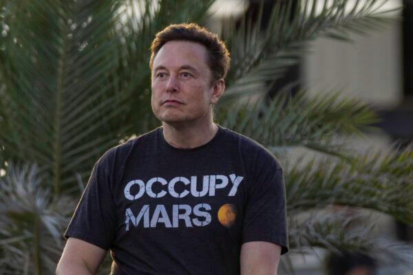 SpaceX founder Elon Musk during a T-Mobile and SpaceX joint event in Boca Chica Beach, Texas, on Aug. 25, 2022. (Michael Gonzalez/Getty Images)