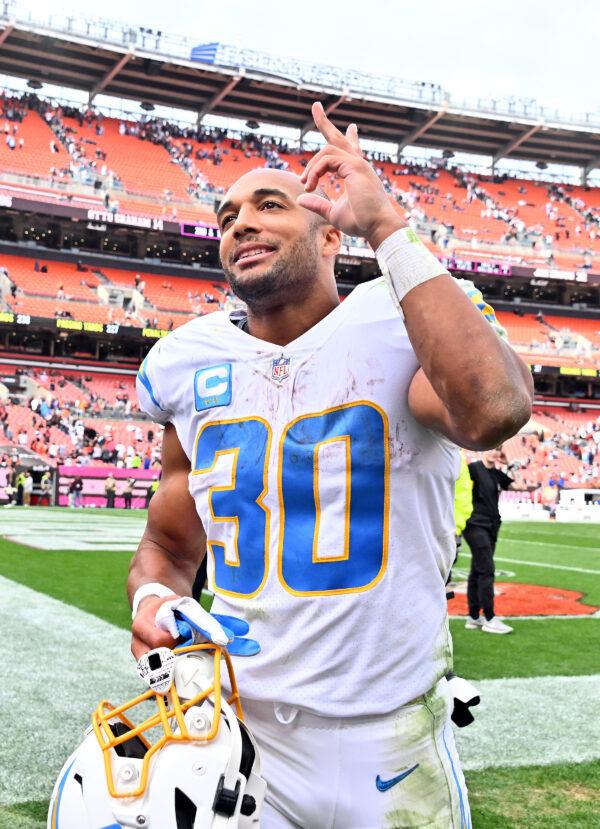 Austin Ekeler (30) of the Los Angeles Chargers celebrates after his team's 30–28 win against the Cleveland Browns at FirstEnergy Stadium in Cleveland, on Oct. 9, 2022. (Jason Miller/Getty Images)