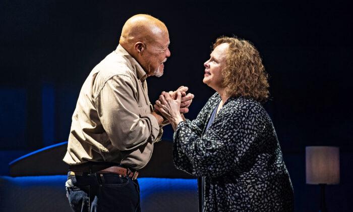Theater Review: ‘The Notebook’: Love Over a Lifetime