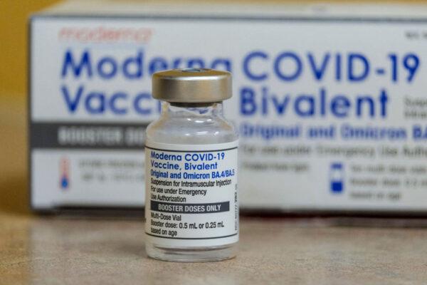  This photo shows a vial of the Moderna COVID-19 vaccine, Bivalent, at AltaMed Medical clinic in Los Angeles, Calif., on Oct. 6, 2022. (Ringo Chiu/AFP via Getty Images)