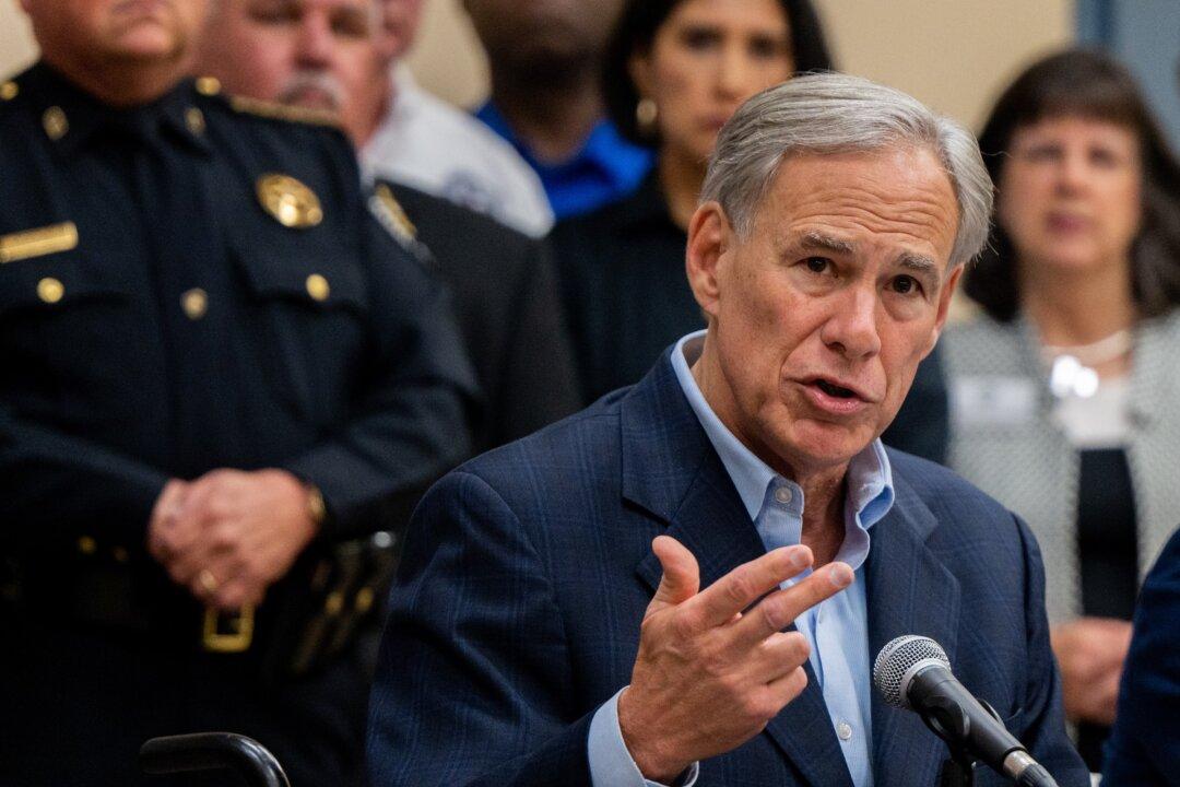 Texas Democrats Decry GOP Bill to Ban Chinese Citizens From Buying Property in the State