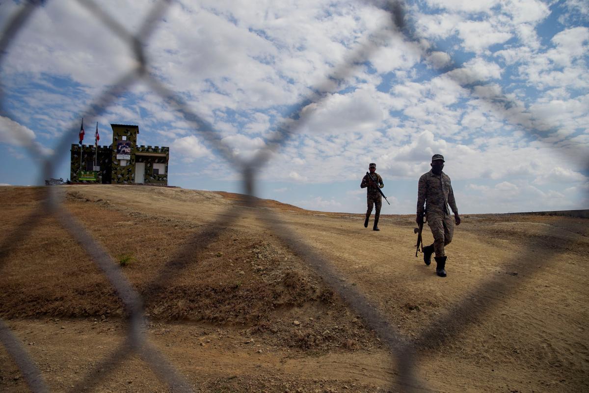 Dominican Republic to Partially Reopen Border With Haiti for Trade, Ban on Citizens Remains in Place