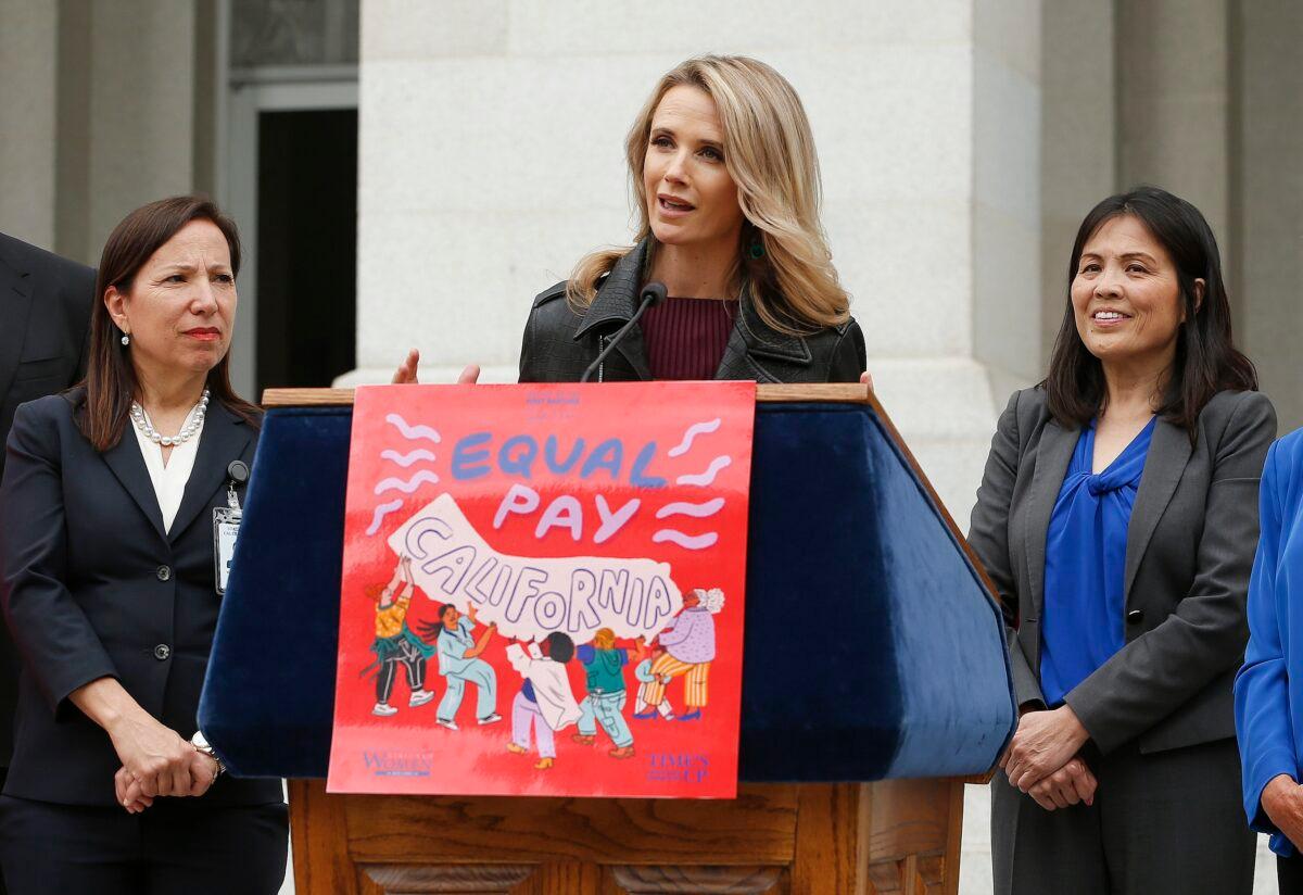 California First Lady Jennifer Siebel Newsom (C) joins others to announce the #EqualPayCA campaign, in Sacramento, Calif., on April 1, 2019. (Rich Pedroncelli/AP Photo)