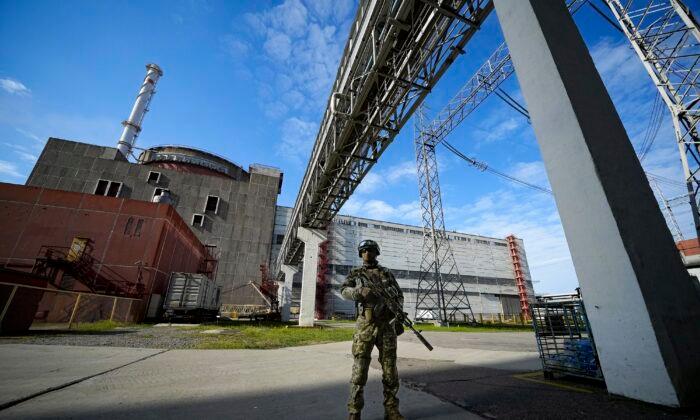 West Pledges to Supply Ukraine With More Air Defense; Zaporizhzhia Nuclear Plant Loses Power