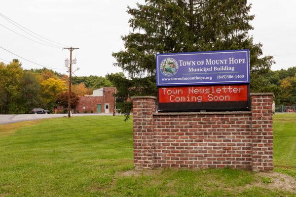 Town of Mount Hope Municipal Building in N.Y., on Oct. 2, 2022. (Cara Ding/The Epoch Times)
