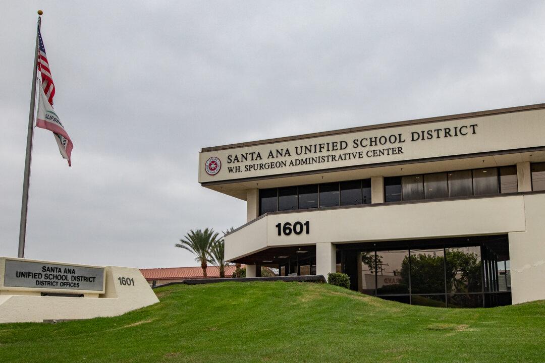 Santa Ana Unified Issues Policy Supporting Transgender Students, Hiding Status from Parents