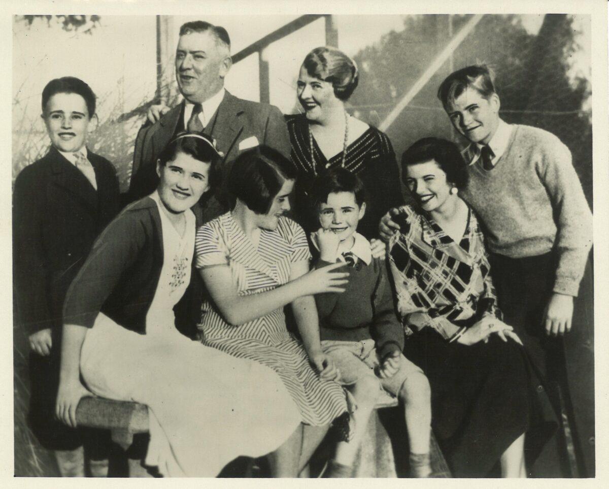 A group picture of the Breen family, circa 1934. (Courtesy of Jack Benton)