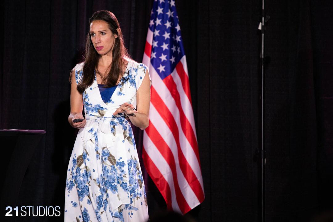 Anti-Feminist Women’s Conference Wants to ‘Make Women Great Again’