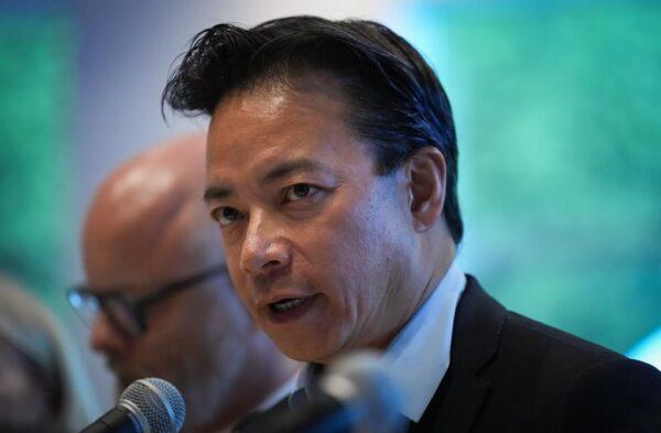 Vancouver mayoral candidate Ken Sim speaks during a town hall in Vancouver on Sept. 7, 2022. (The Canadian Press/Darryl Dyck)