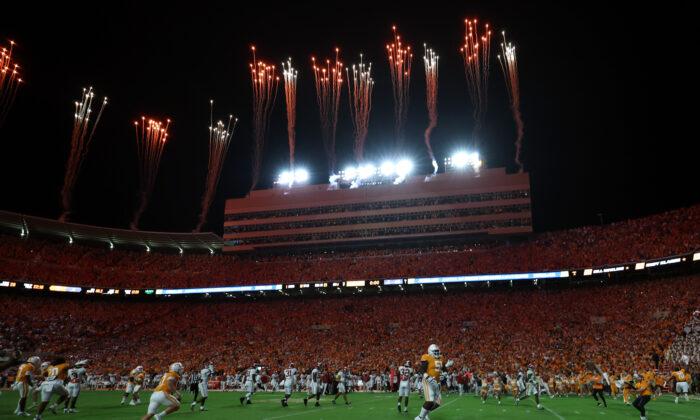 College Football Top 25 roundup: No. 6 Tennessee stuns No. 3 Alabama