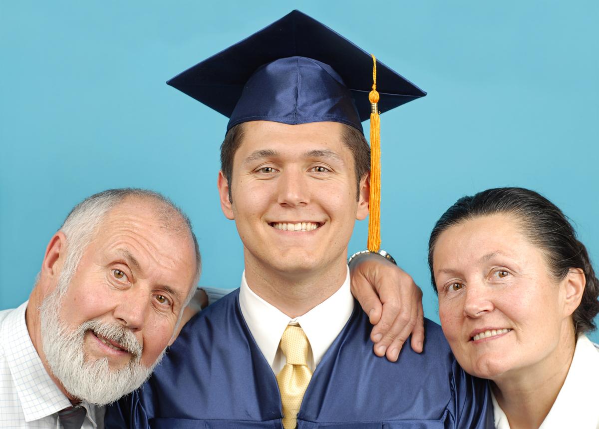 How to Help Your College Graduates Move on to the Career Phase of Their Adult Life