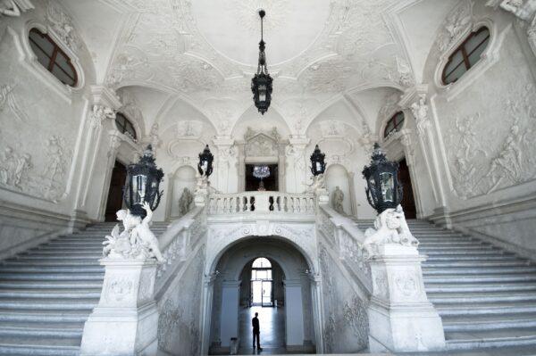 The grand staircase of the Upper Belvedere is made of stucco, a material heavily used in both Baroque and Rococo architectures to provide a smooth decorative transition from the walls to the ceiling. (<a href="https://www.shutterstock.com/g/maxima">Mira Arnaudova</a>/<a href="https://www.shutterstock.com/image-photo/belvedere-palace-vienna-25142827">Shutterstock</a>)