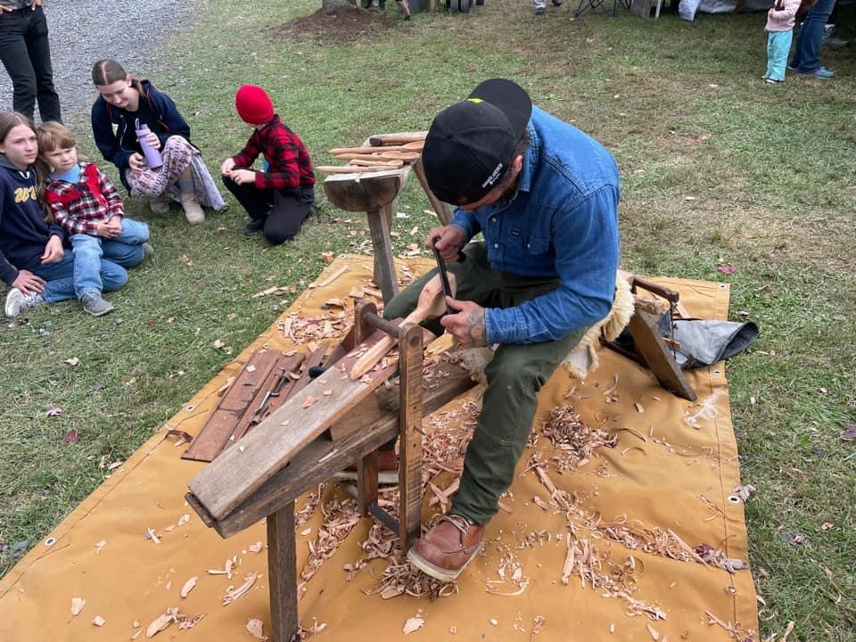 Adults also enjoyed many hands-on demonstrations. (Courtesy of Homesteaders of America)