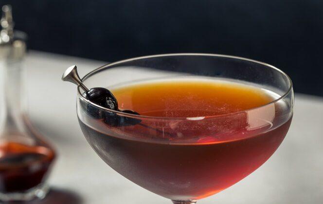 Anatomy of a Classic Cocktail: The Manhattan