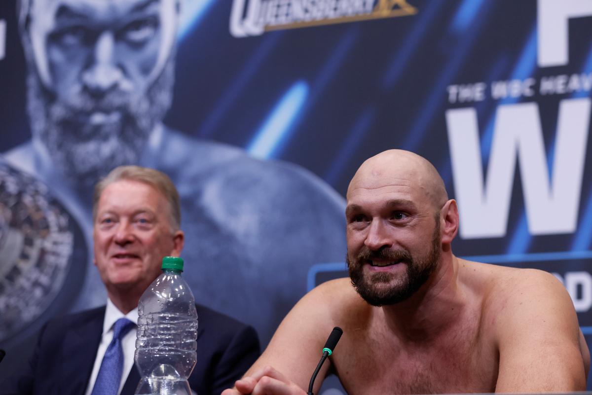 WBC Champion Fury to Fight Chisora for Third Time