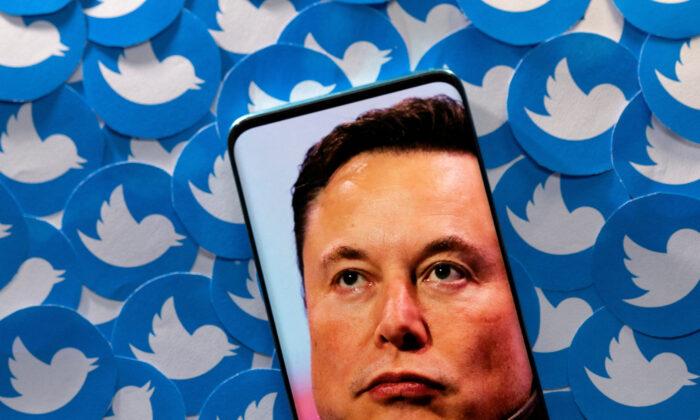 Musk Delays Relaunch of Twitter Blue but Adds Gold and Grey Checkmarks