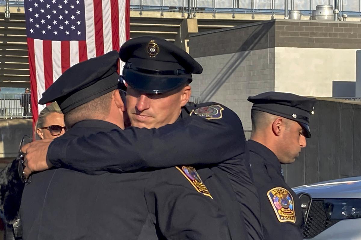 Funeral for 2 Ambushed Officers Draws Peers From Around US