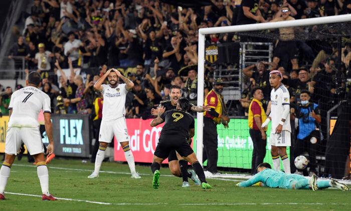 LAFC Advances in MLS Playoffs With Late Goal Over Galaxy