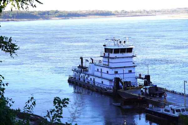 A towboat sits in its dock along the Mississippi River in Memphis, Tenn., on Oct. 20, 2022. (Allan Stein/The Epoch Times)