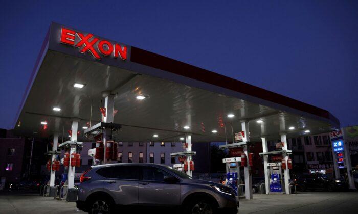 Exxon Shares Surge to Record High on Strong Earnings Outlook