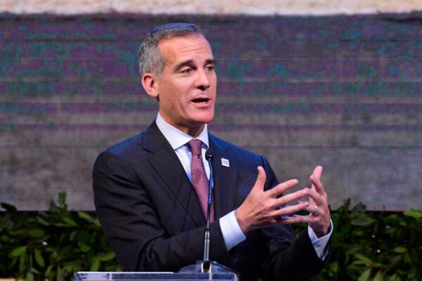 Los Angeles Mayor Eric Garcetti speaks during day one of the C40 World Mayors Summit Buenos Aires 2022 in Buenos Aires, Argentina, on Oct. 20, 2022. (Gustavo Garello/Getty Images)