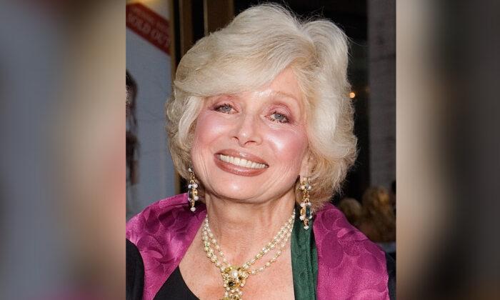 Joanna Simon, Acclaimed Singer, TV Correspondent, Dies at 85