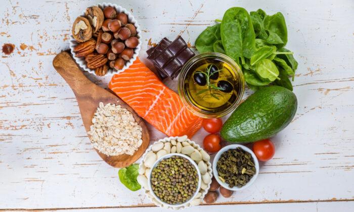 10 Types of Food Recommended by Nutritionist for Clearing Blood Vessels and for Heart Protection