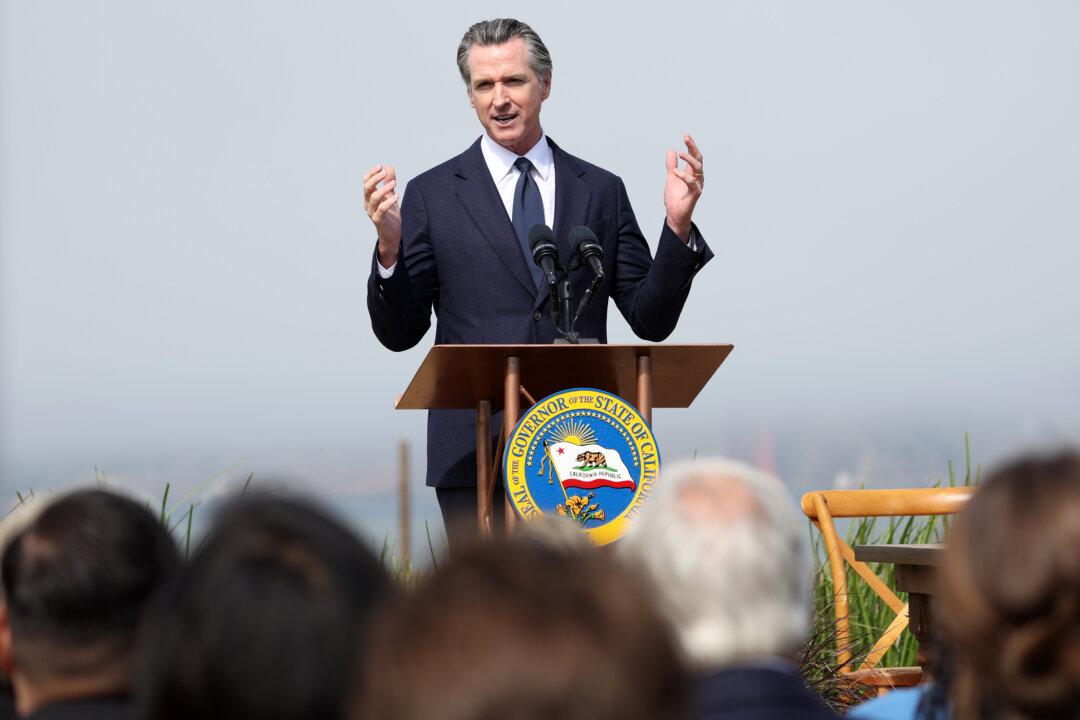 Newsom Says He’s Not Eyeing Oval Office Despite Shots at GOP Presidential Contenders