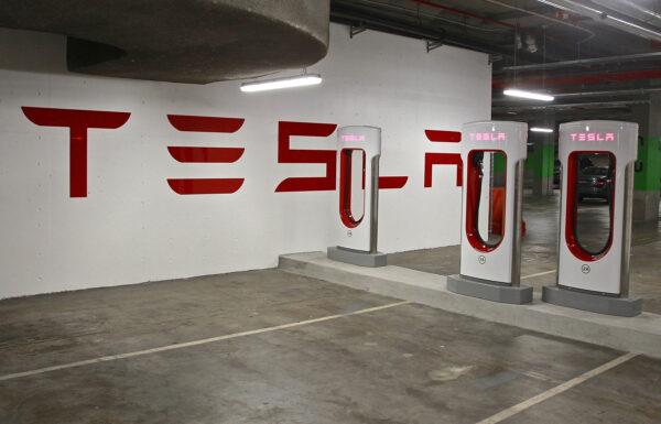The Tesla electric car charging station in a car park in Sydney, Australia, on April 14, 2015. (Ben Rushton/Getty Images)